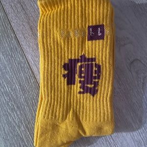 “Skinny” in Chinese character shock. Fit up to size 8 women